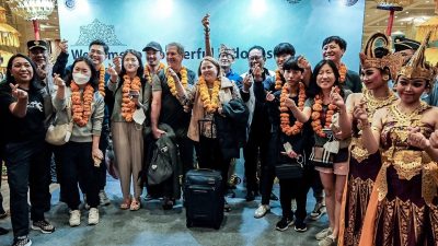 Mentri Sandiaga Uno Sambut Wisman Hari Pertama Tahun 2013