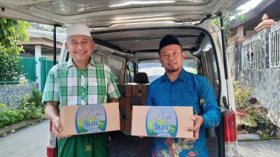 Tidak Kaleng-Kaleng, Wakil Ketua DPRD Jabar Borong 100 Karton Produk Air Mineral UKM Kabupaten Bogor