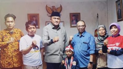 Ketua DPRD Kabupaten Bogor Rudy Susmanto memberikan dukungan kepada Rasya yang akan berlaga di International Championship Pencaksilat di Selangor, Malaysia. (IG @rudysusmanto)