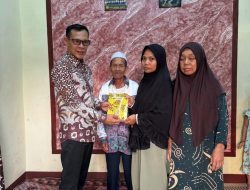 Cabup Bogor Jaro Ade, Takziah ke Rumah Petugas KPPS yang Meninggal Dunia