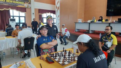 Tunjukkan Profesionalisme, Momen Hendry Ch Bangun Bertemu Orang yang Mengklaim Posisinya