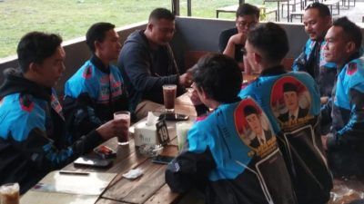 Dikala Penyerahan Simbolis Jaket Prabu F1 Milenial ke Supporter Sepakbola Kabupaten Bogor, Bacabup Rudy Susmanto Jadi Pembahasan Soal Ini