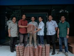 Bantuan Kadin, PWI Kita Bogor Salurkan Perlengkapan Sekolah Untuk Pelajar Korban Gempa Cianjur