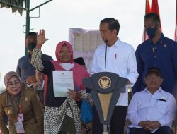 Di Blora, Presiden Joko Widodo Serahkan SK Perhutanan Sosial