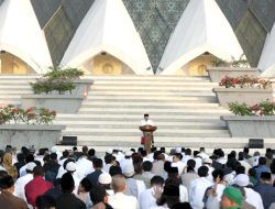 Padat!, Ribuan Warga Ikut Shalat Idul Fitri Perdana di Masjid Raya Al-Jabbar
