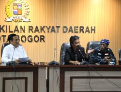 Aksi Unjuk Rasa Dilakukan Ratusan Supir Angkot di Kantor DPRD Kota Bogor