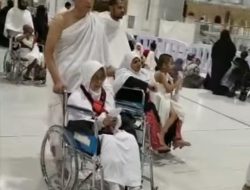 Ibunda Didampingi Langsung Asep Arwin Kotsara Saat Sa’i dan Thawaf