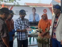 Tidak Kaleng-Kaleng, Dewan Asep Arwin Kotsara Beri 5 Juta Rupiah Bagi RW 08 Perumahan Mayang Pratama Bekasi