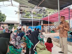 Asep Arwin Secara Serahkan Bantuan Uang Tunai Sebesar 5 Juta Rupiah untuk Renovasi Posyandu