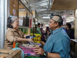 Atang Trisnanto Keliling Pasar Sukasari, Sepinya Pembeli Menjadi Keluhan Para Pedagang