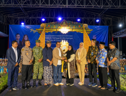 Pertunjukan Rakyat Wayang Golek Santri Digelar Komdigi bersama Pemkab Brebes di Lapangan Desa Parereja